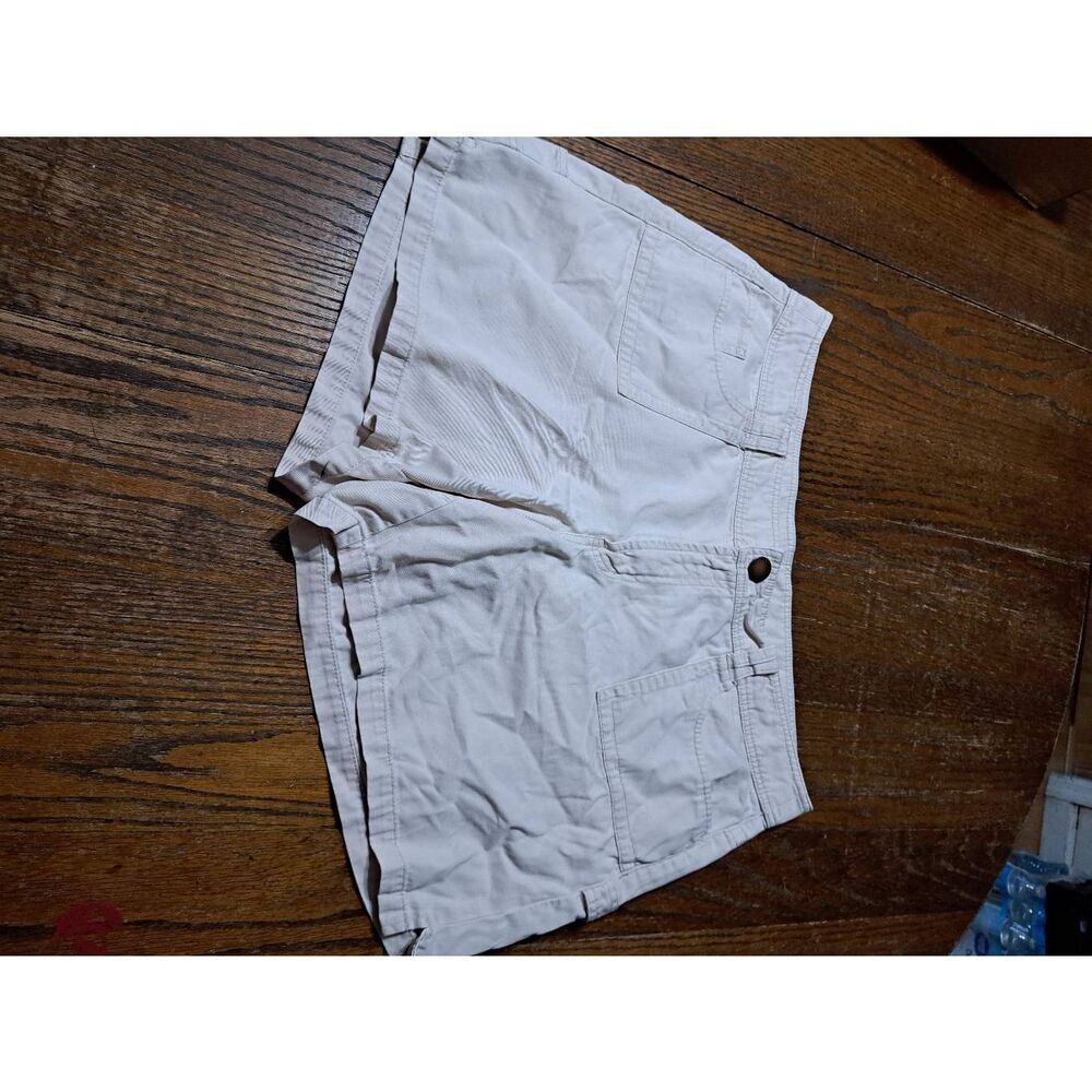 Size 18 Venezia Cream Cotton Summer Shorts with Pockets and Belt Loops